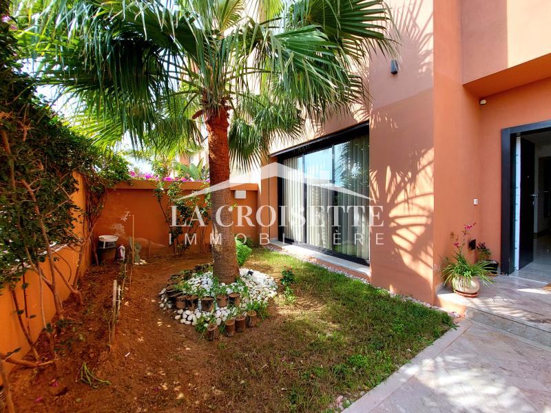 Triplex S+4 avec piscine à La Soukra